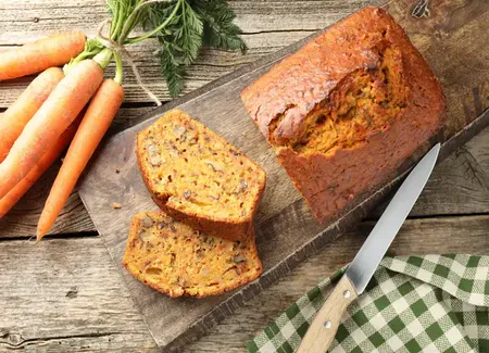 Cake végétarien aux petits légumes (petits pois, maïs, flageolets)