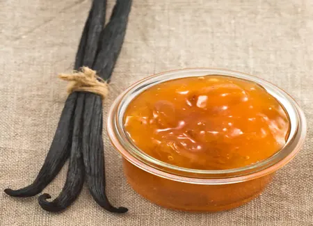 Confiture d'abricots à la vanille et au citron vert