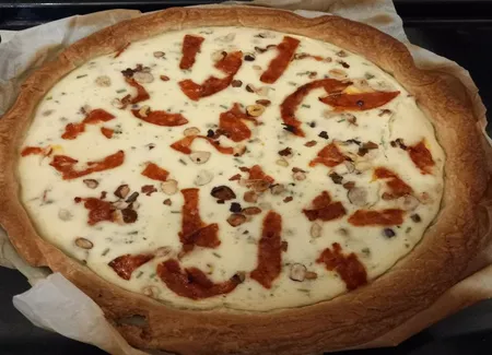 Tarte salée au chèvre frais et à la noisette
