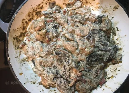 Emincé de lapin à la forestière facile