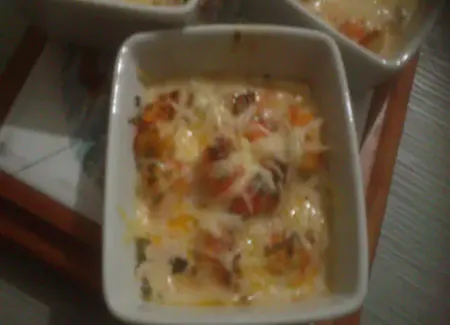 Cassolette de crevettes à la crème d'ail doux et porto