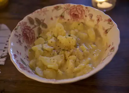 Salade de pommes de terre à la souabe