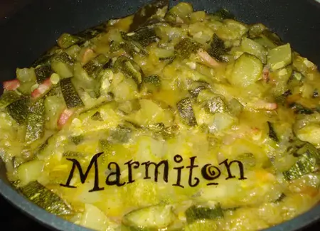 Courgettes au curry et lardons à la kaniass