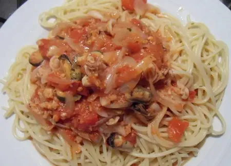 Spaghetti aux fruits de mer à la niçoise