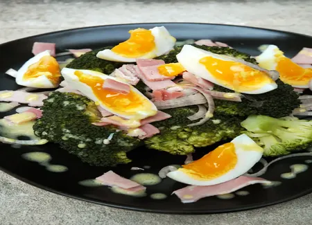 Salade de brocolis au jambon
