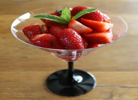 Salade de fraises orientale