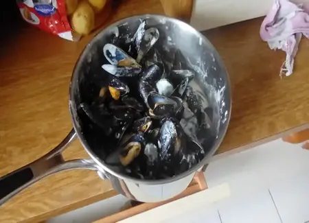Moules à la crème et au vin blanc