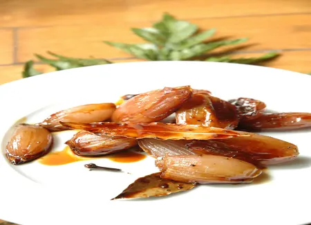 Echalotes au caramel de vinaigre