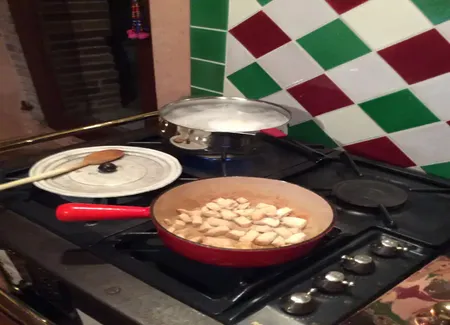 Salade penne, poulet, roquette et tomates séchées