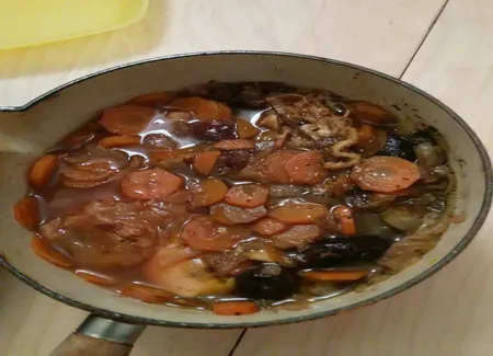 Poulet aux carottes et pruneaux
