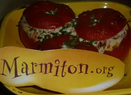Tomates farcies à la brousse et aux épices