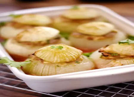 Oignons farcis au porc