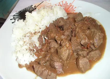 Civet de cerf au vin blanc