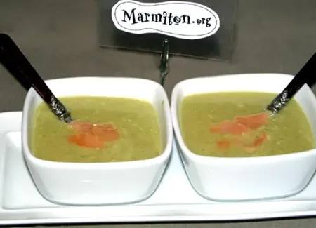 Velouté d’endives au saumon fumé