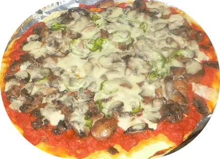 Pizza reine aux champignons