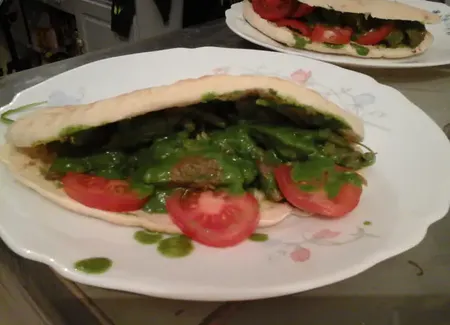 Le popeyou : kebab à la sauce épinard-roquefort
