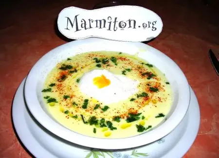 Soupe au poireau et son oeuf poché