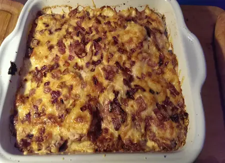 Gratin d'andouillette et pomme de terre au four