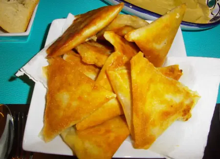 Brick/samossa à la viande hachée et au fromage