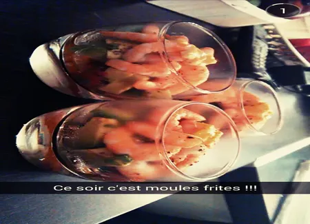Verrine terre-mer à la crevette, avocat et tomates