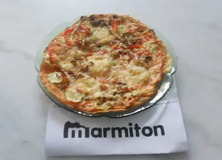 Pizza aux trois fromages et trois légumes