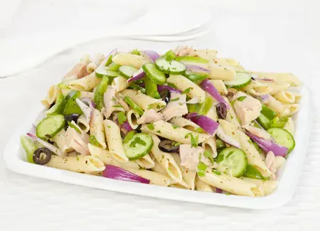 Salade de pâtes au thon et curry