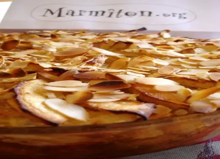 Gâteau de pain, aux pommes et amandes