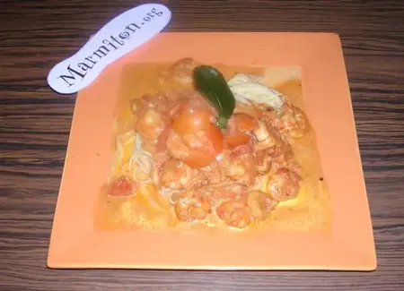 Linguinis aux scampis, sauce curry tomatée