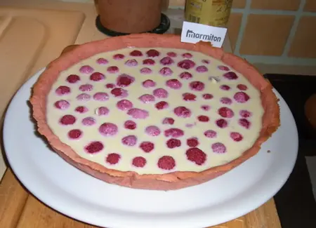 Tarte aux framboises rose et blanche