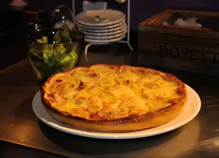 Tarte pomme de terre, jambon, chèvre