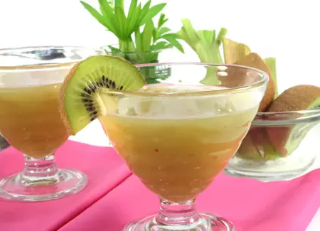 Compote light pommes kiwi à la cannelle