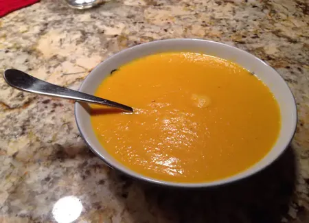 Soupe de carotte au curry et lait de coco