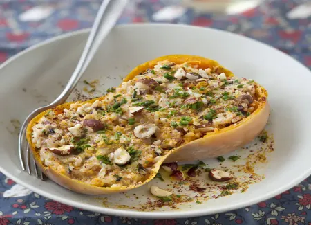 Courge butternut farcie au riz et aux noisettes