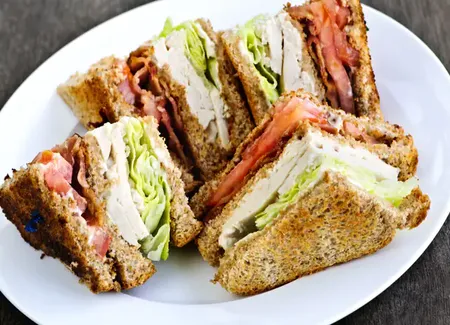 Club sandwich poulet - bacon