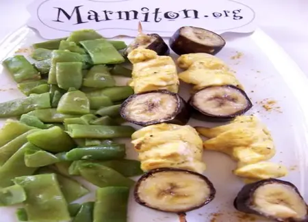 Brochettes de poulet curry et banane