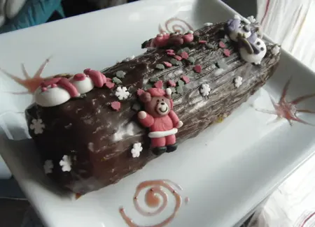 Buche traditionnelle de noël, biscuit au marron