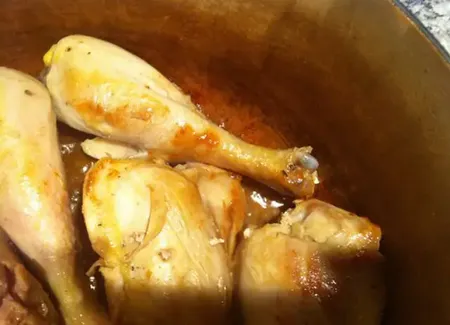 Poulet en cocotte aux petits pois carottes