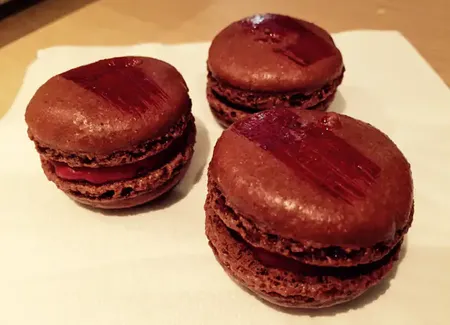Macarons chocolat framboise