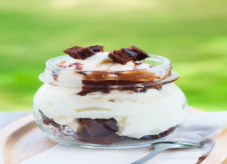 Coupe 'hot chocolate brownie'