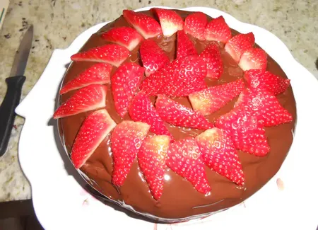 Gâteau aux fraises et chocolat