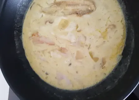 Filets de sole en sauce au curry