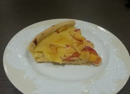 Délicieuse tarte aux nectarines et crème amandine