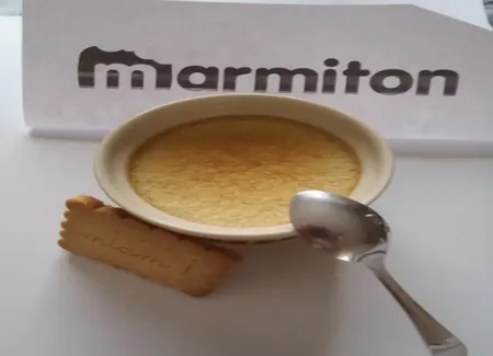 Petits flans aux raisins secs et lait de coco