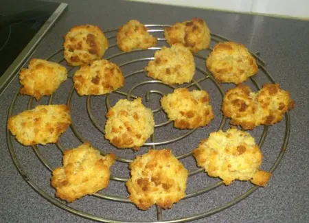 Petits croustillants au pain rassis et noix de coco