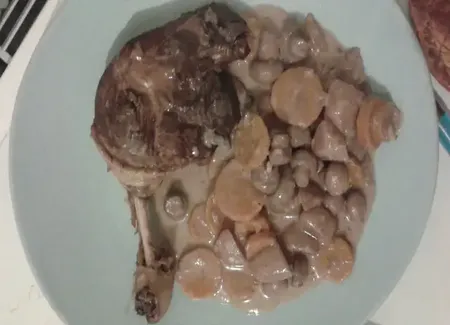 Cuisses de canard au vin