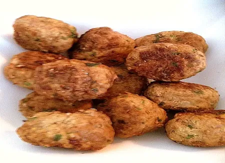 Boulettes de boeuf au raz -el-hanout jaune et coriandre fraîche