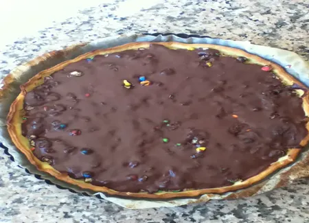 Tarte chocolat beurre de cacahuète et m&m's