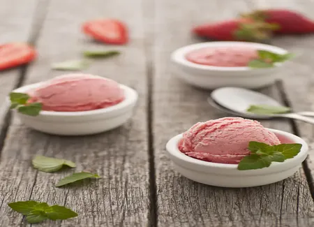 Glace à la fraise (vanille)