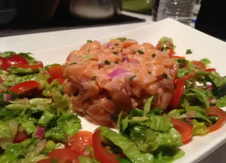 Tartare de saumon aux saveurs asiatiques