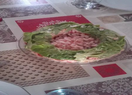 Salade rafraichissante sur lit de crevettes